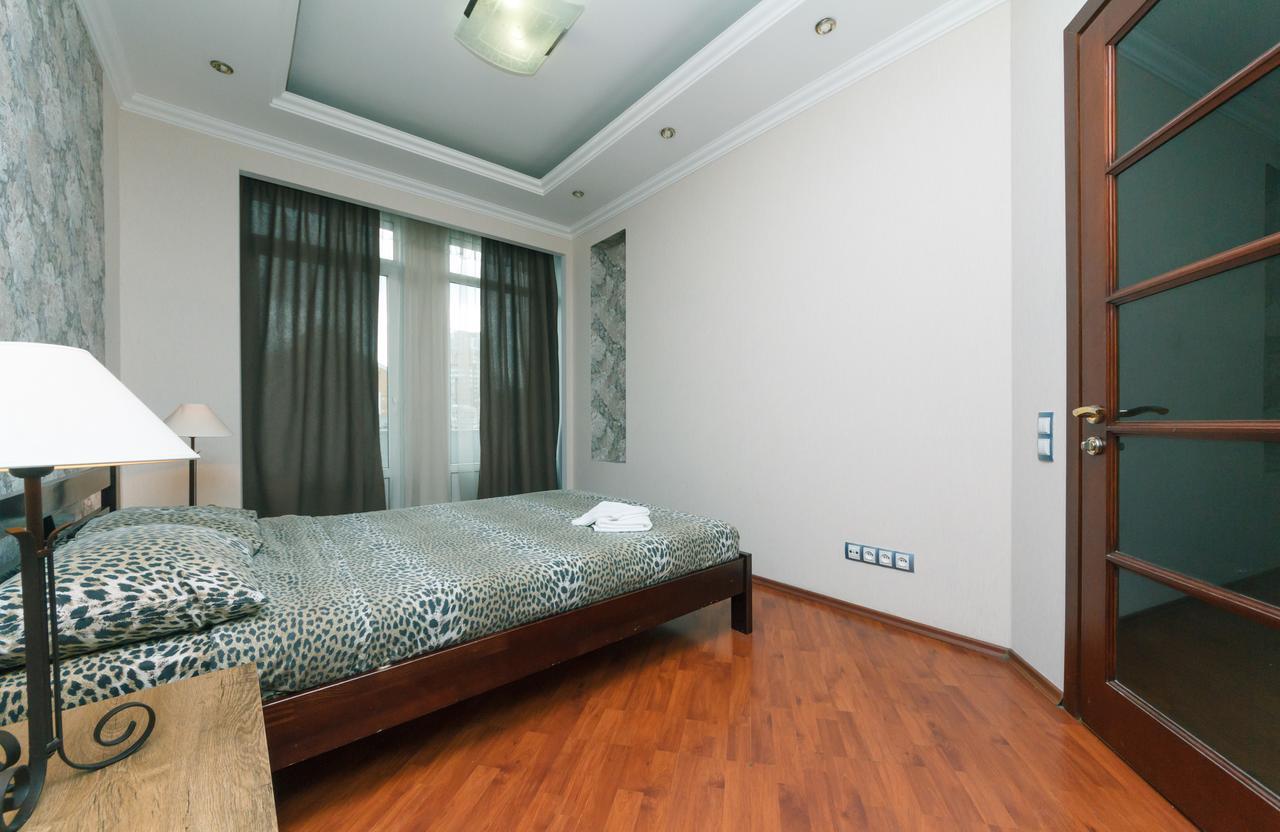 Two Bedroom Apartment On Kreschatik, Kyiv Center With Great View מראה חיצוני תמונה